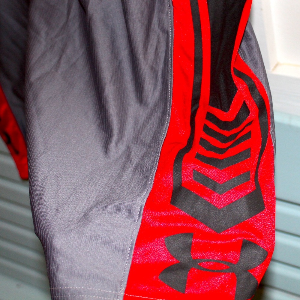 XL Under Armour basketball shorts